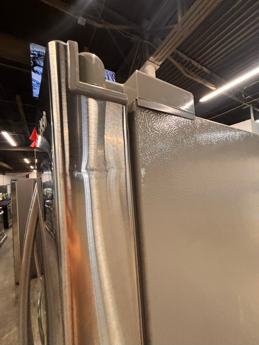 }}LG  33” x 68.1/2 h wide doors French door Refrigerator  with ice  🧊 maker inside #DFLGH338B