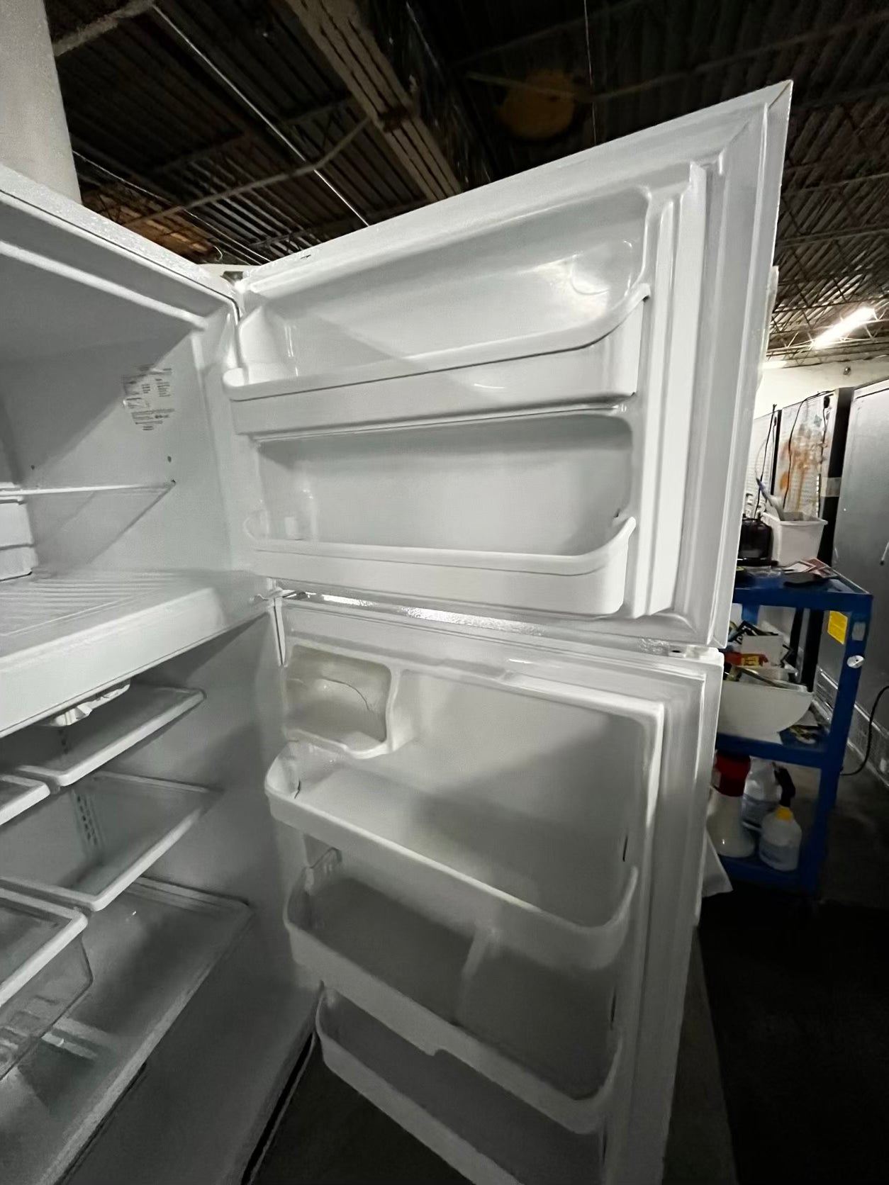 🎄Holiday Sale 🎁” Frigidaire top freezer refrigerator in  white used refurbished 30’ #RF46692B