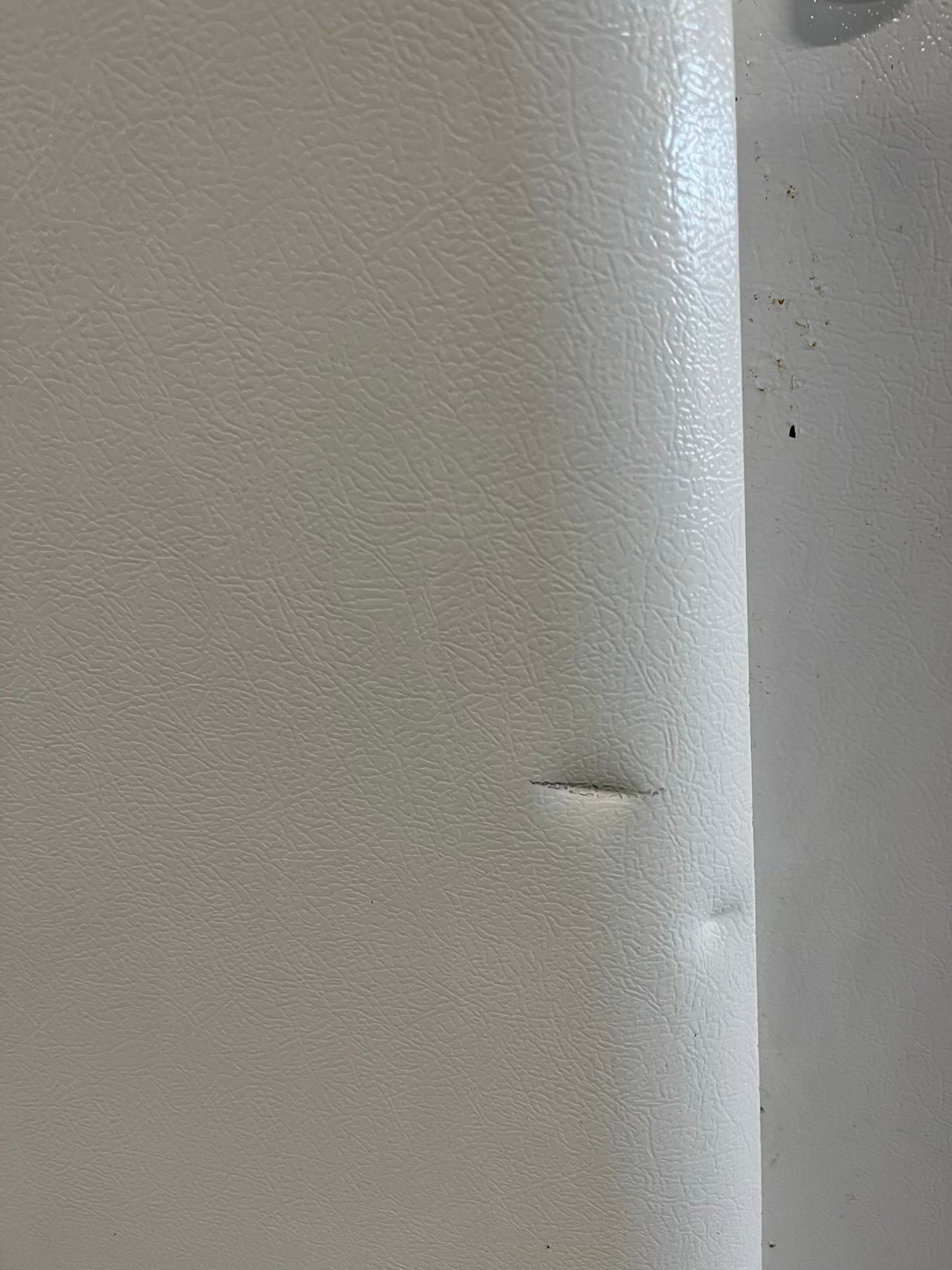 - Frigidaire top freezer Refrigerator in white 30" #RF305NB