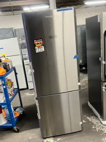 🎁🎄Holiday sale‼️Open Box 📦 Bloomberg Bottom freezer  Refrigerator stainless steel w/ice maker Item number #RF65VB