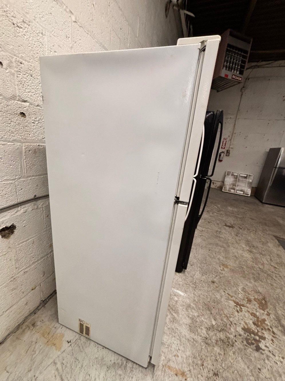 >sale🎈whirlpool  30”18cu.ft -top freezer refrigerator white color   -used refurbished 30” #TFP2RB