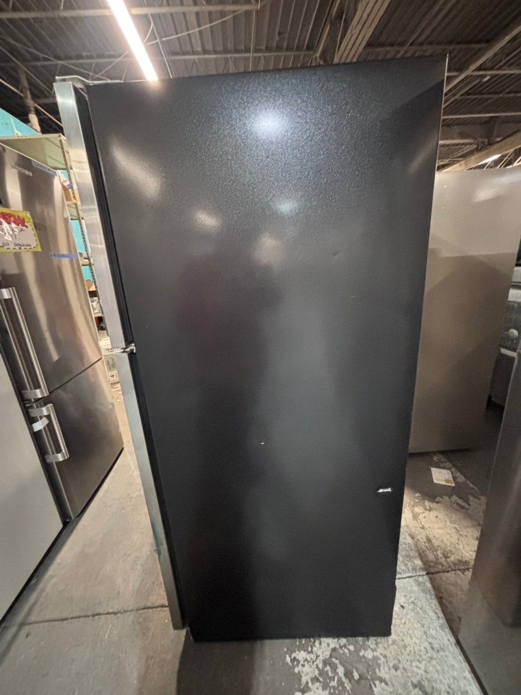 >>whirlpool 33” Top freezer fridge  with ice maker inside , black used-refurbished #RFB33B