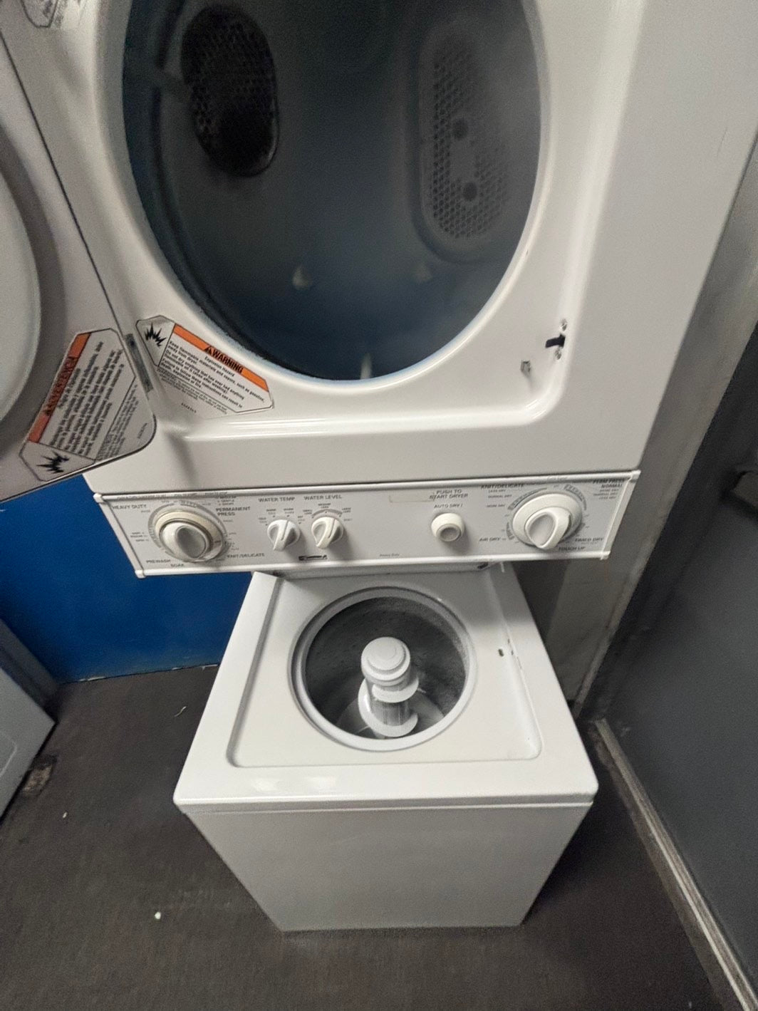 >Kenmore stacked laundry center Electric 220v washer & dryer set used -in white 24" #LC811L