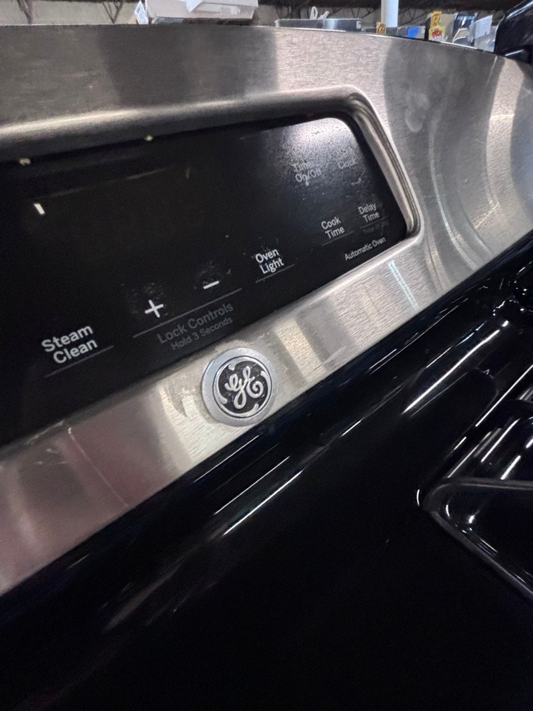 >*GE range 4 burner bake ,broil Hi/Lo self clean in stainless steel used-Refurbished 30” #GSG10SB