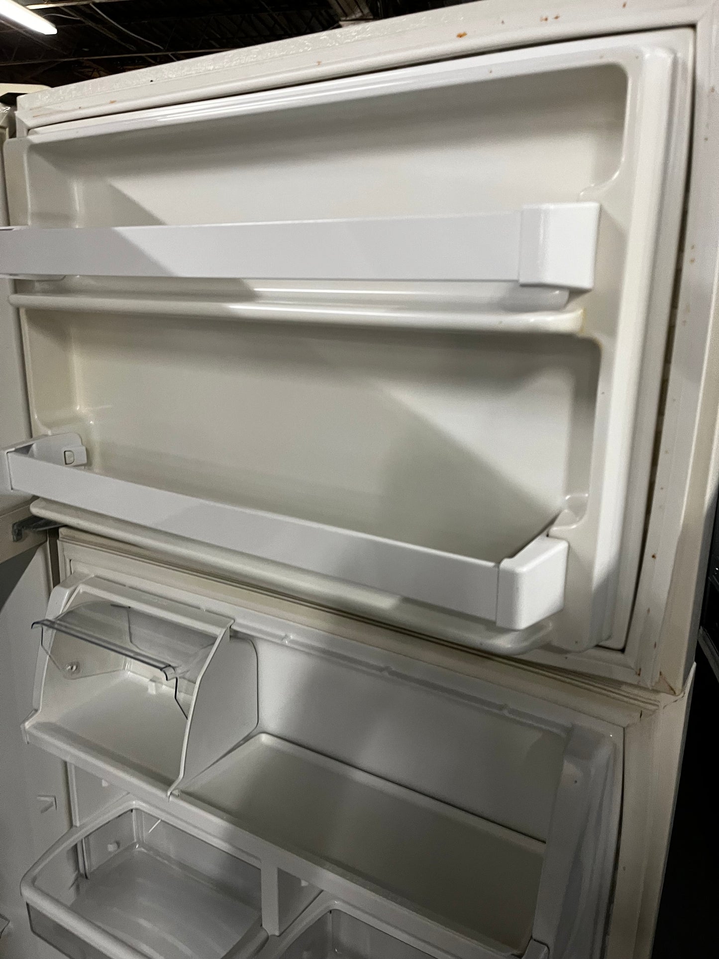 Kenmore top freezer refrigerator in off white used refurbished 33” #RF897ZB