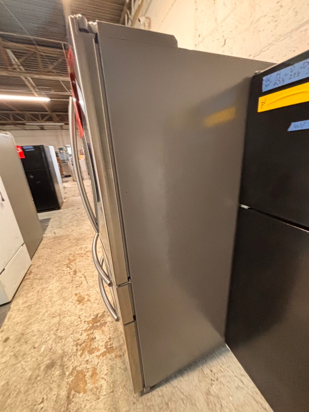 >*special 🔥Samsung 33” wide 4-doors French door Refrigerator 33w x 69h 30”1/2depth. /stainless steel w/ ice water dispenser 33" #RFSXQ38B