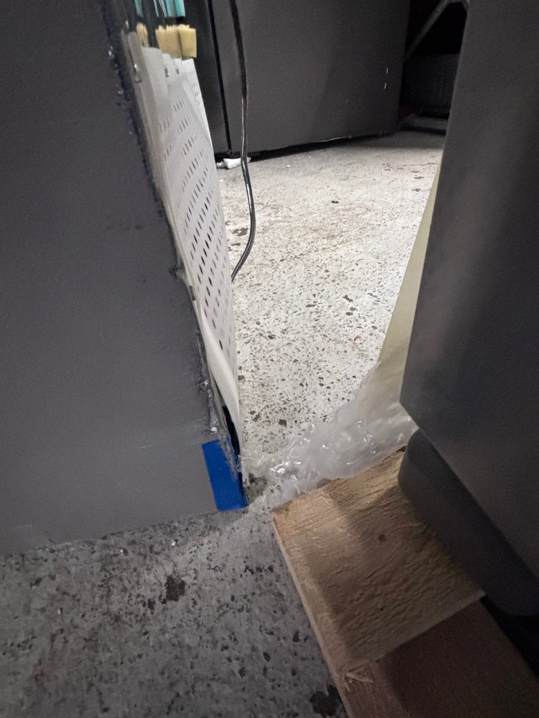 >used-refurbished Frigidaire 33” Side by Side Refrigerator stainless steel w/ice water dispenser  - #RFUR33LB