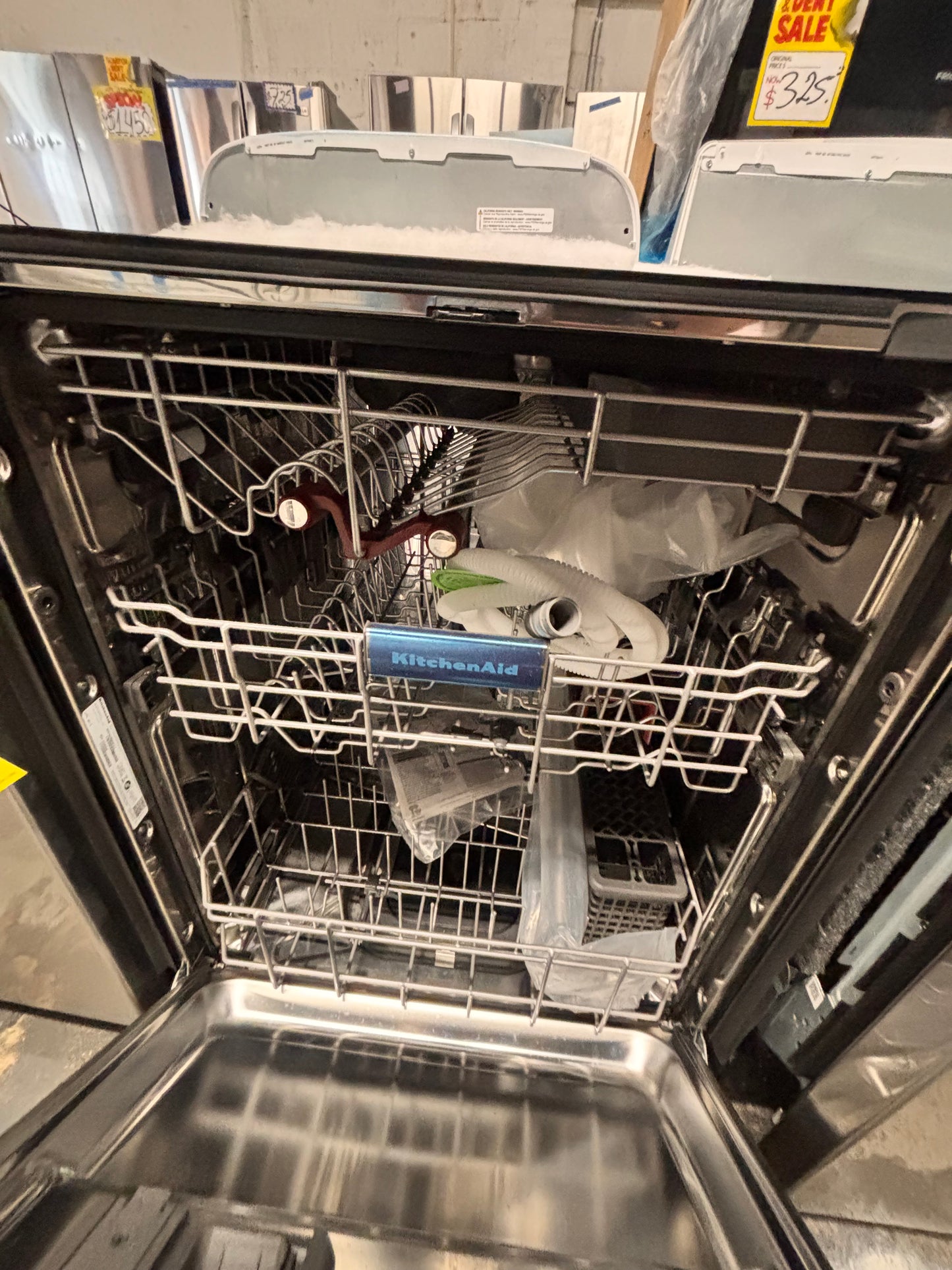 >24 in. KitchenAid - 360 Max
Jets Third Rack
Dishwasher with
Stainless Steel Third
Rack Wash Jets,                          model       number:KDTM804KPS   Stock number #KADW4H3B