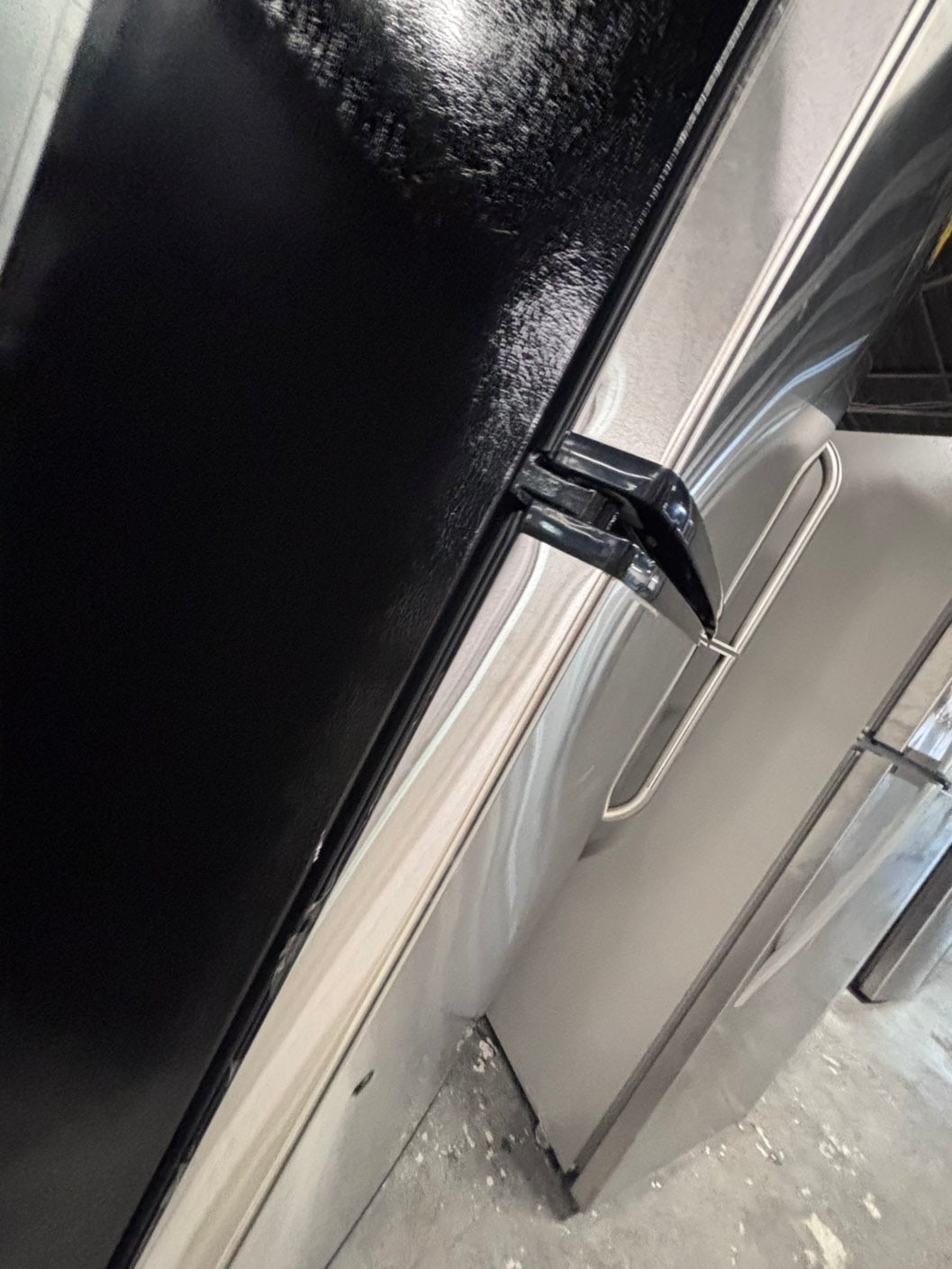 >*GE 33”x 66h Top freezer fridge, stainless steel with ice maker inside used-refurbished #RRFG641B