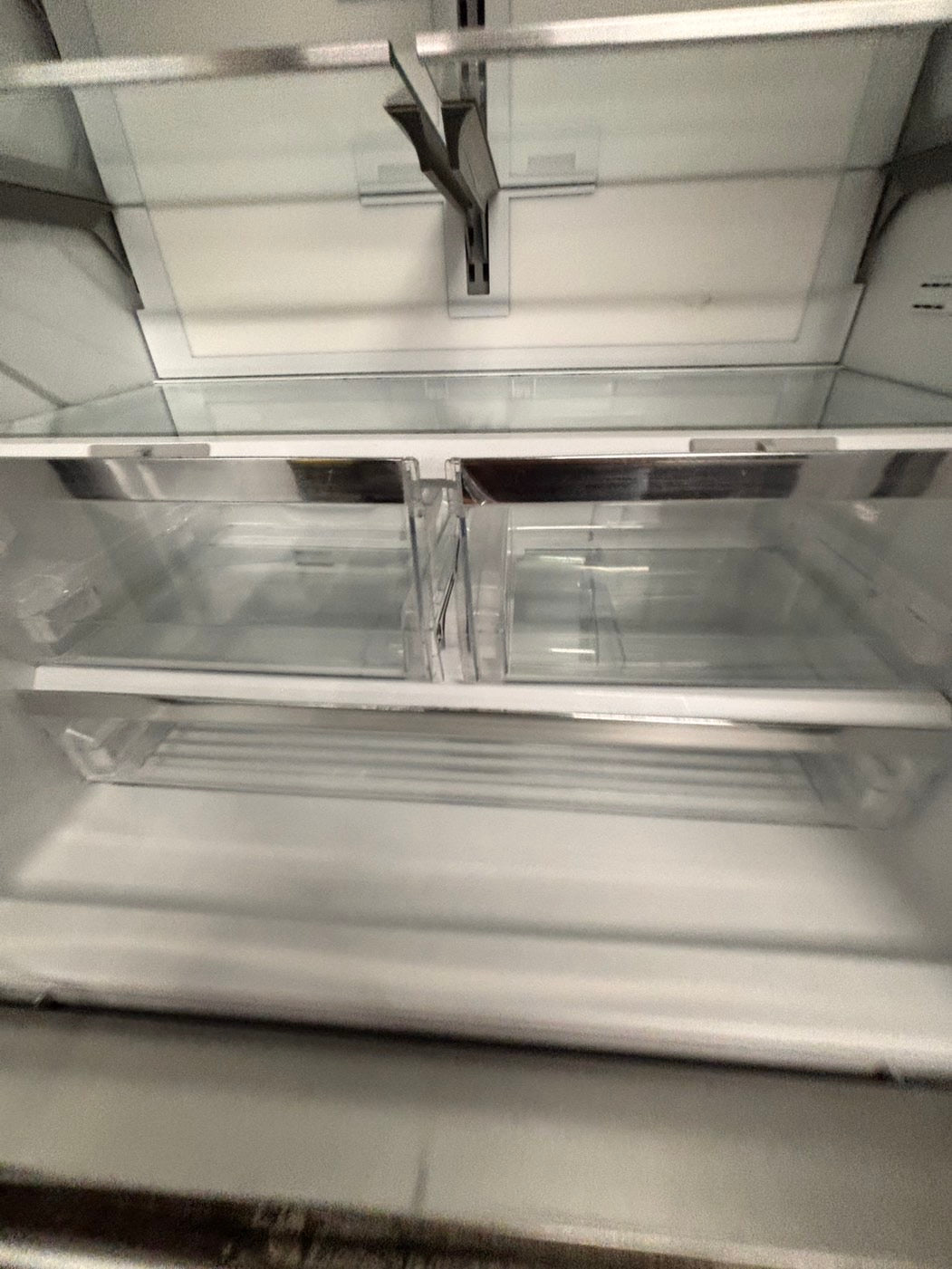 >🎈sale🎈      ‼️’’AS IS”.‼️   Bosch 500 series counter depth French doors fridge new scratch and dent (costumer return )with ice maker & water dispenser - Stainless Steel #RBSH25B