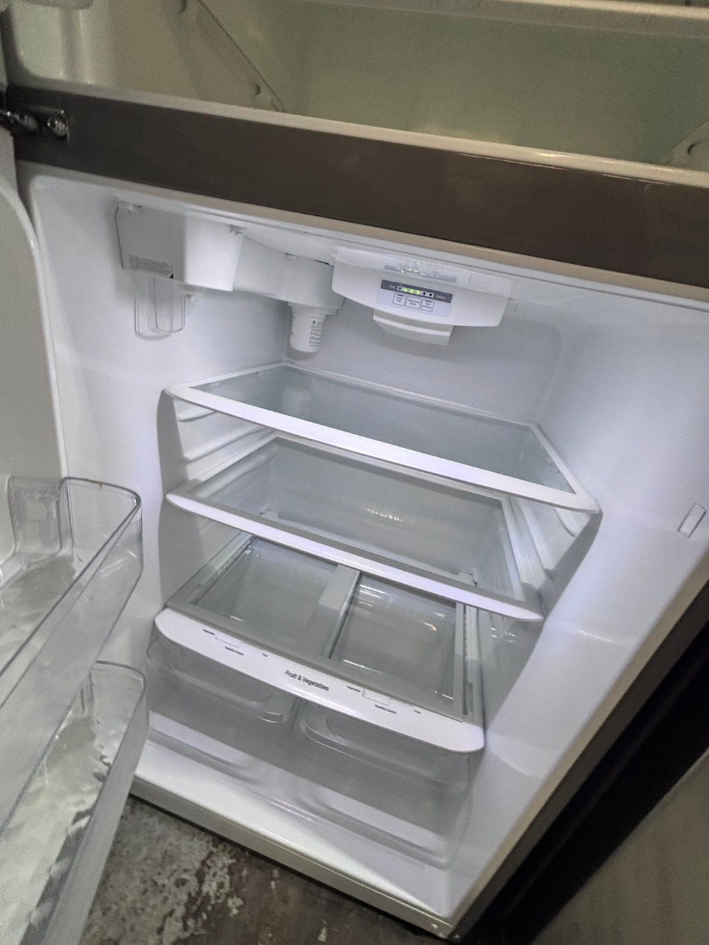 >*LG 33” Top freezer fridge   ,stainless steel. used-refurbished #RTLG91B