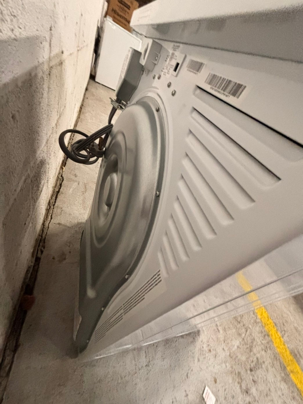 >24” Ge front load Electric Dryer 240v  white  #24GE56B