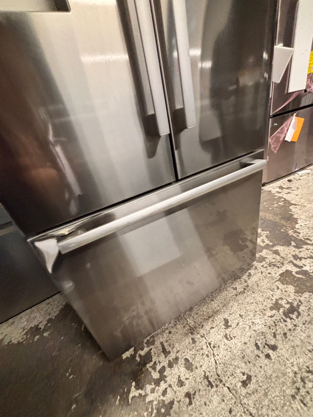 >🎈sale🎈      ‼️’’AS IS”.‼️   Bosch 500 series counter depth French doors fridge new scratch and dent (costumer return )with ice maker & water dispenser - Stainless Steel #RBSH25B