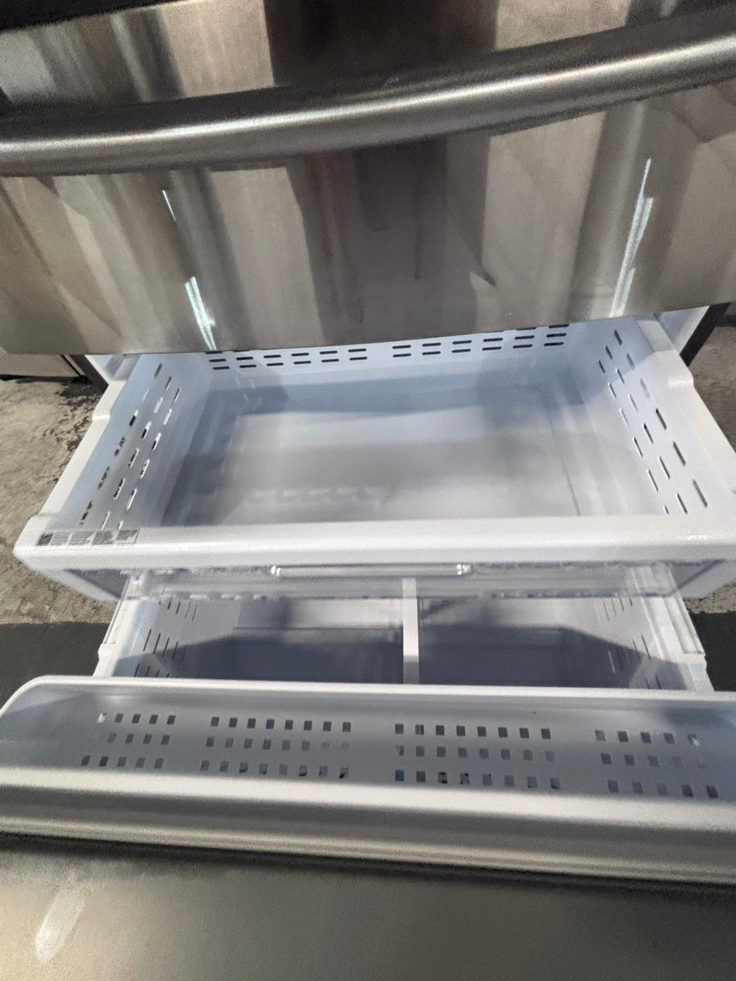 >*Samsung 4-doors French door Refrigerator 33w x 69h stainless steel w/ ice water dispenser 33" #RL7Q33QB