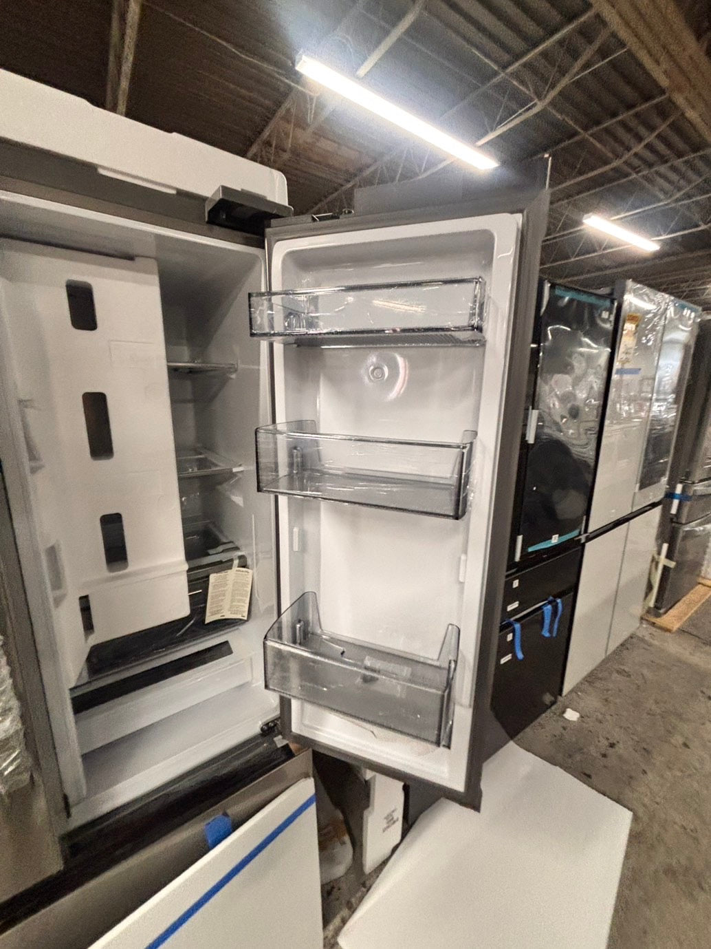 >special🎈new open box Samsung family hub 27cu.ft Standard Depth 3-Door French Door Refrigerator in Stainless Steel 
#RFHUHZ4B 36” in