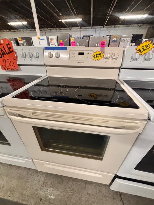>frigidaire Glass Top electric stove white bake broil 4 burner Self clean 30” off white Refurbished #WZE796B