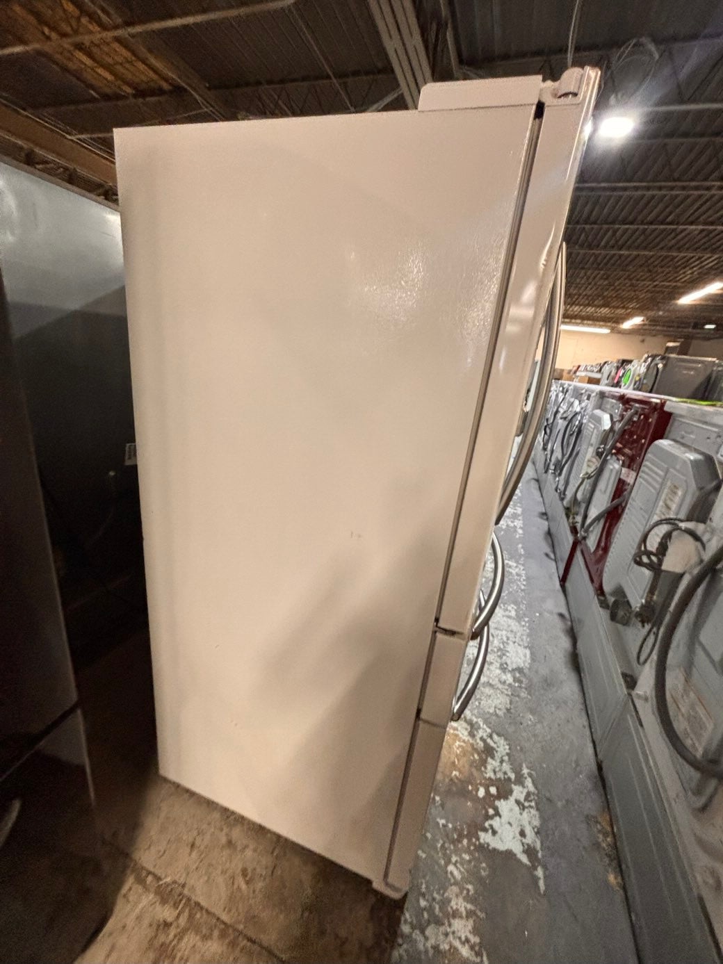 }}Samsung used-Refurbished 36”w x69h x 30” 4 doors  refrigerator white  w/ice & water dispenser  (👀The numbers on the screen are only partially visible).  #SSWF73B