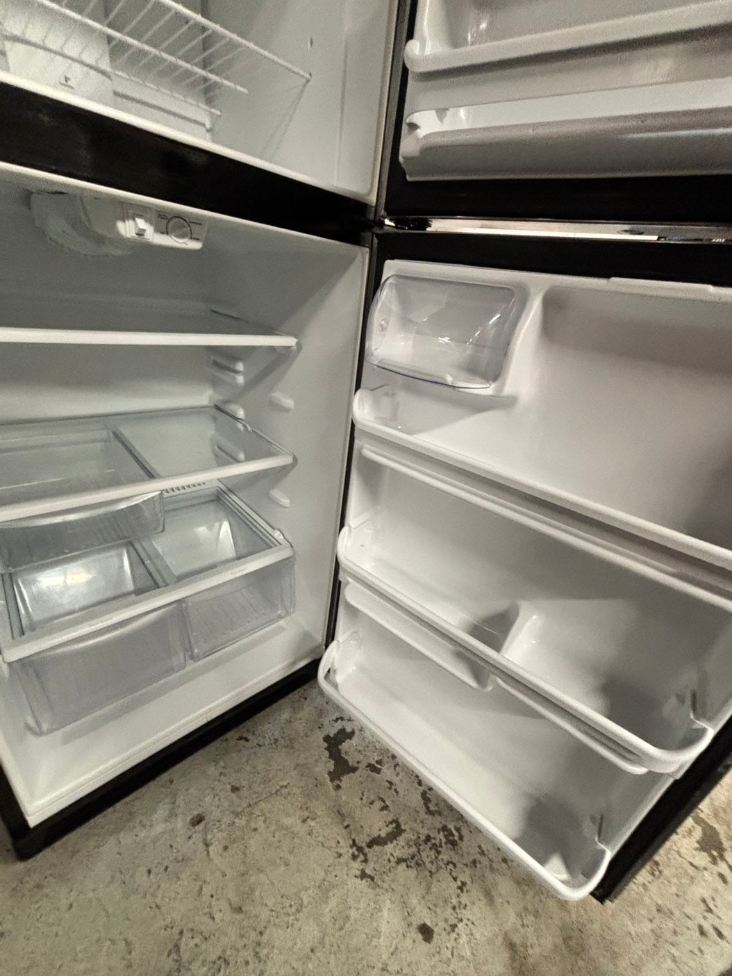 * Frigidaire  stainless steel 21cu.top freezer refrigerator in stainless steel ,no ice maker 30" #RF2173B