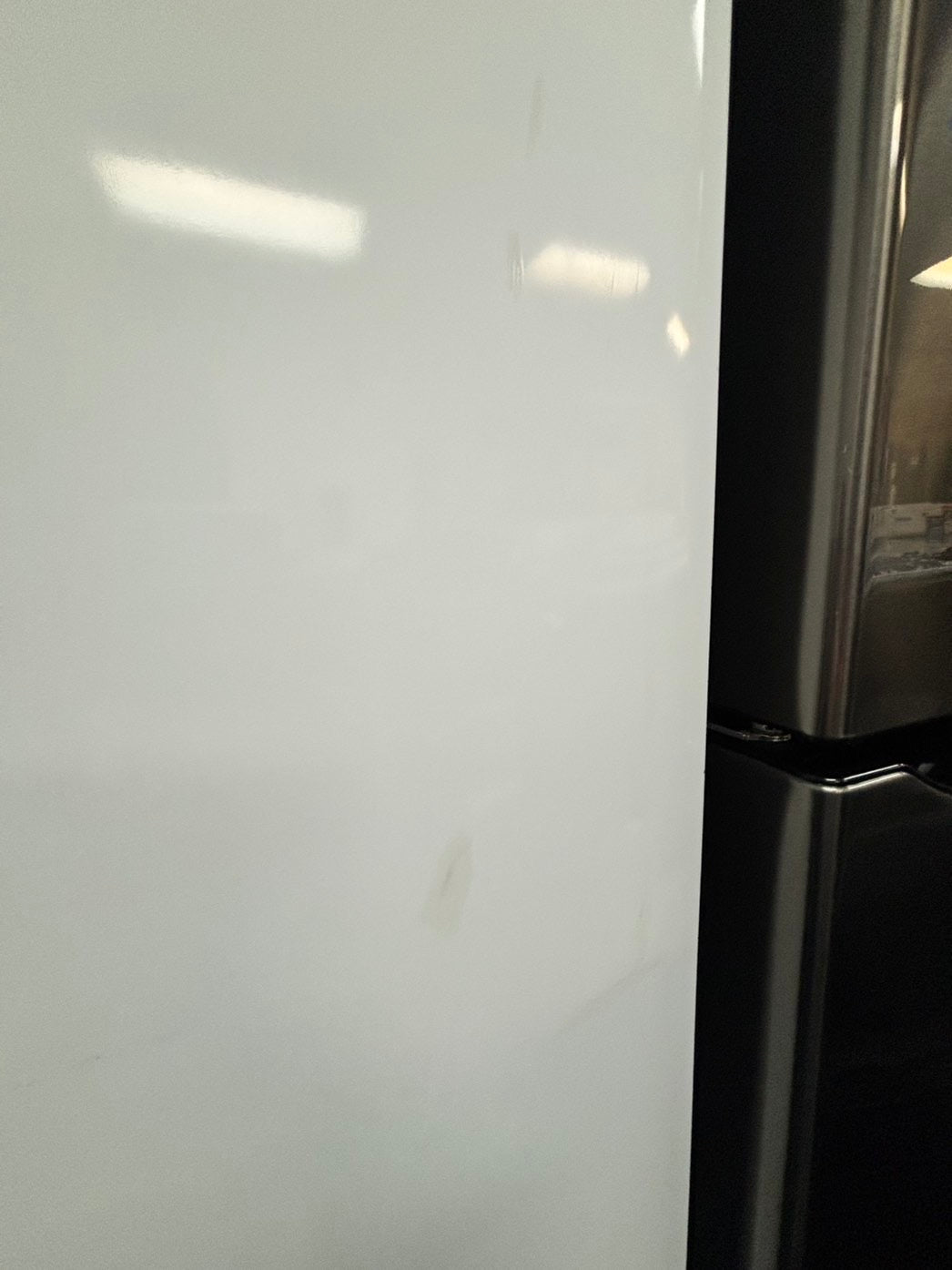 * 🎄Holidays Sale 🎁-Frigidaire 20cu.ft up-right freezer white 34" #RF306L  used-Refurbished