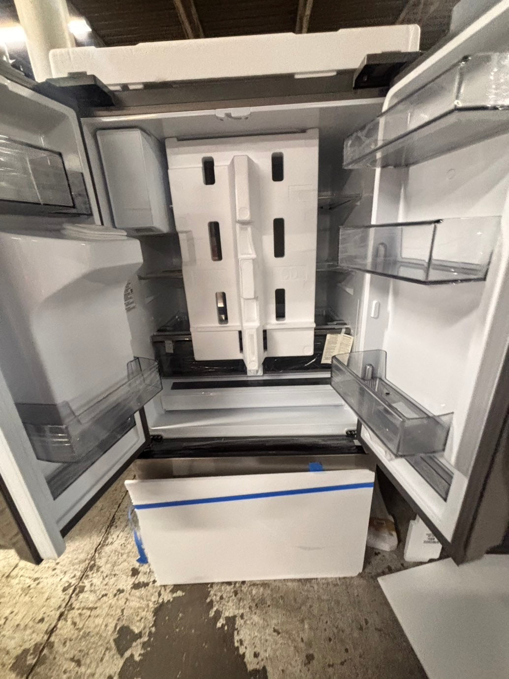 >special🎈new open box Samsung family hub 27cu.ft Standard Depth 3-Door French Door Refrigerator in Stainless Steel 
#RFHUHZ4B 36” in