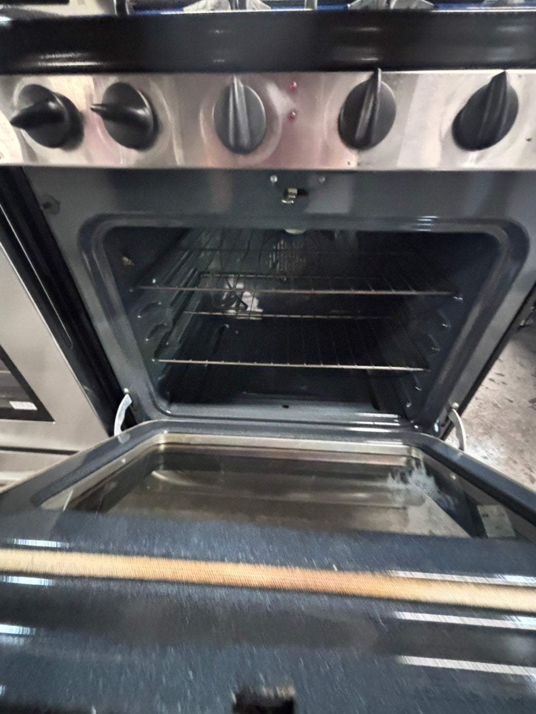>GE  Gas range 5 burner bake broil Hi/Lo self clean in stainless steel used-Refurbished 30” #GEG1X2B