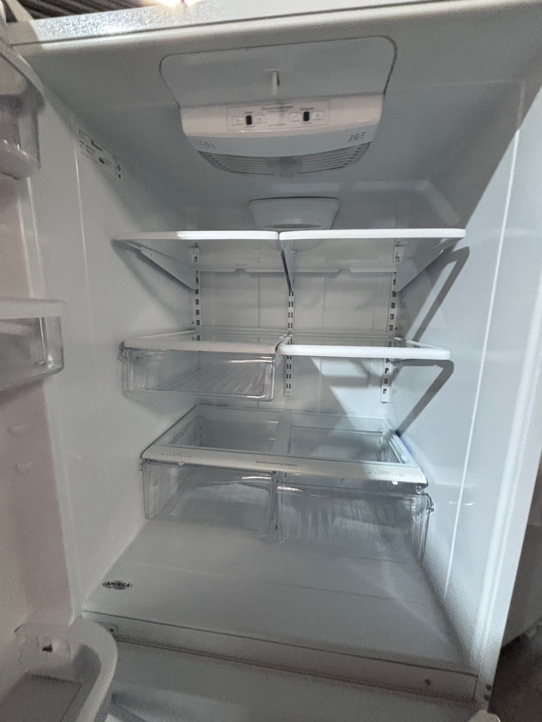>>whirlpool 33” bottom freezer refrigerator no ice maker white color 33" used-refurbished #RFW9D5B