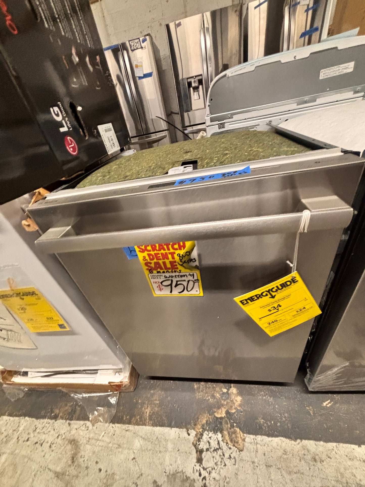 >Bosch  800 Series 24 in. Stainless Steel Top Control Tall Tub Bar Handle 42 dBA Dishwasher with Stainless Steel Tub Stock number #BCDF33B