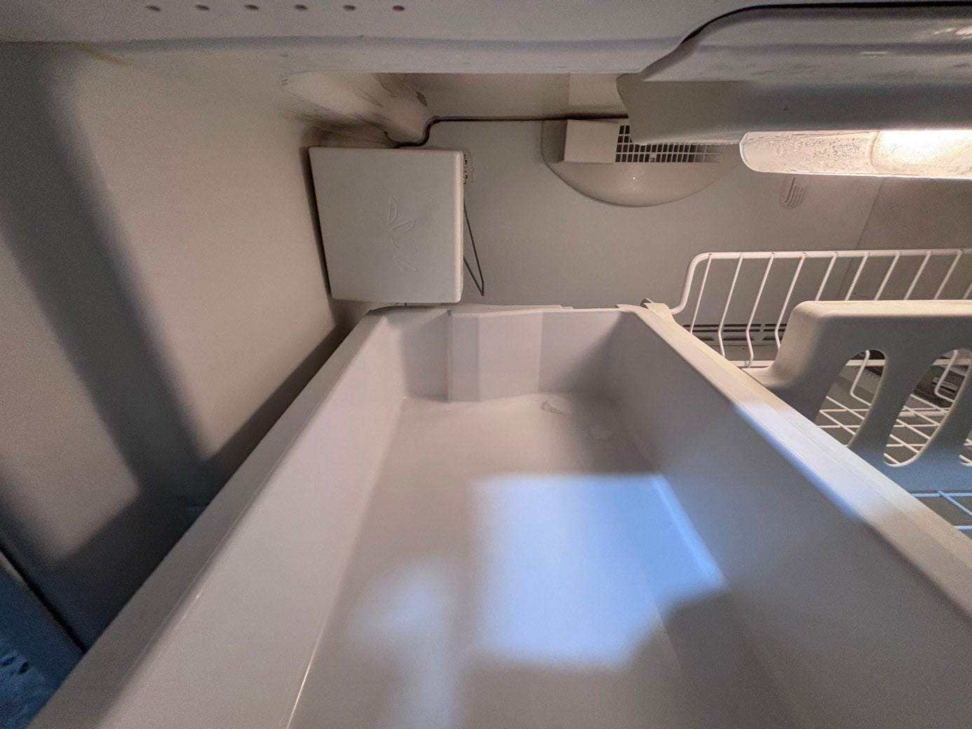 >* special🔥used-Refurbished Whirlpool white 36”w x69h x 29.1/5 depth refrigerator w/ice maker inside 36 “ #FDW4U3B