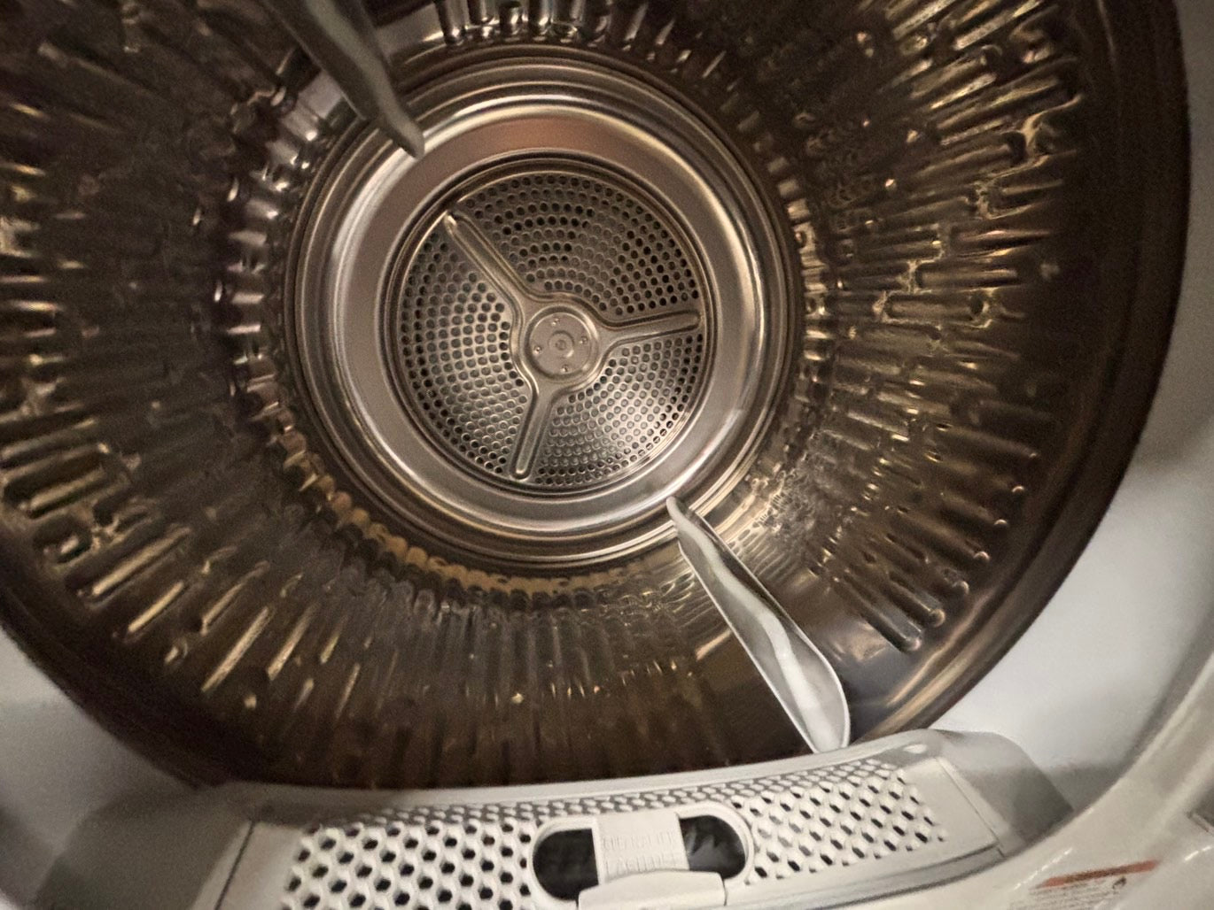 >24” Ge front load Electric Dryer 240v  white  #24GE56B