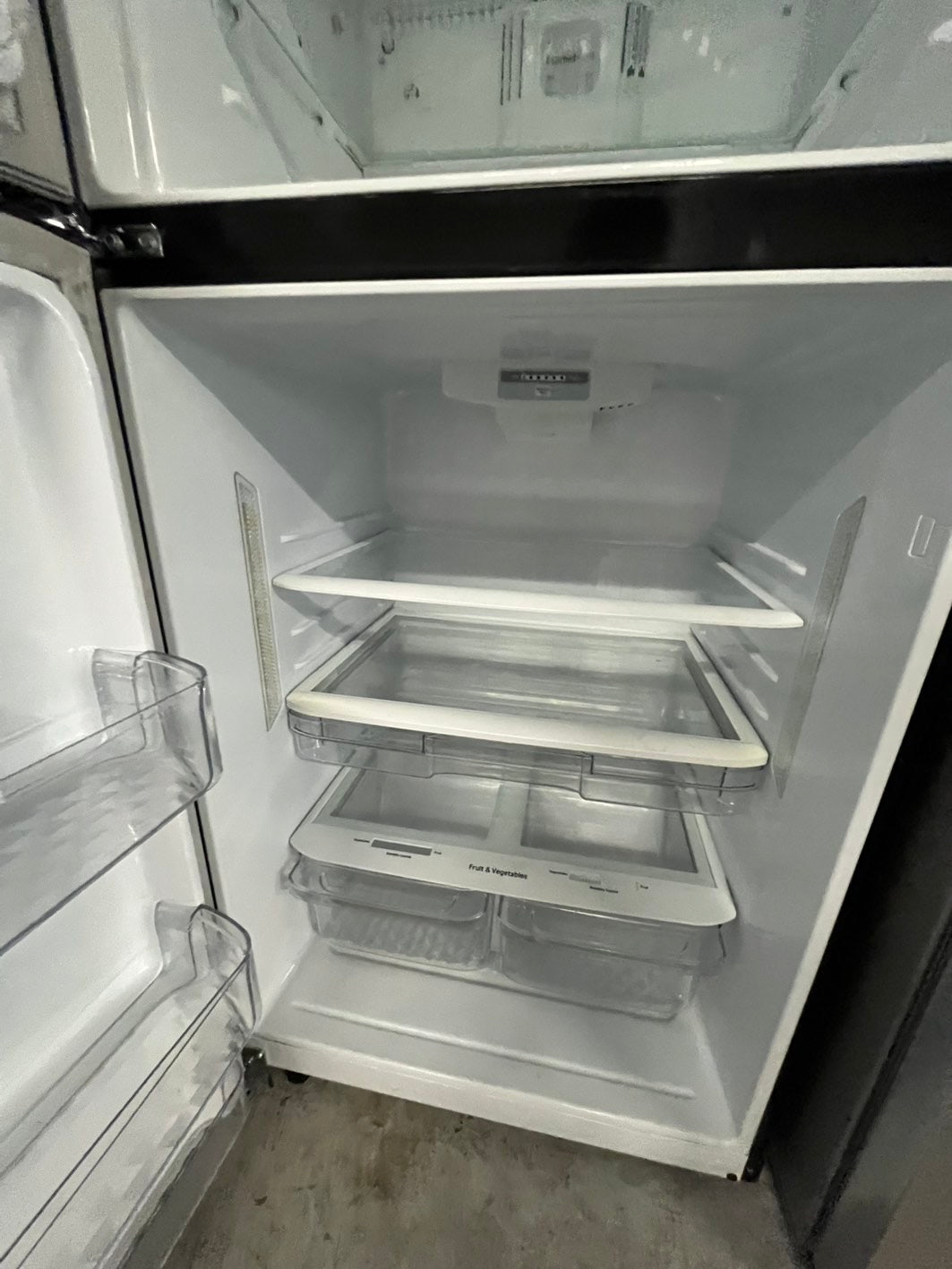 -🔥Black Friday sale‼️Lg 33 top freezer refrigerator 24cu.ft.   Black Stainless steel-used -refurbished 33" item number #RFLBK2L-TR