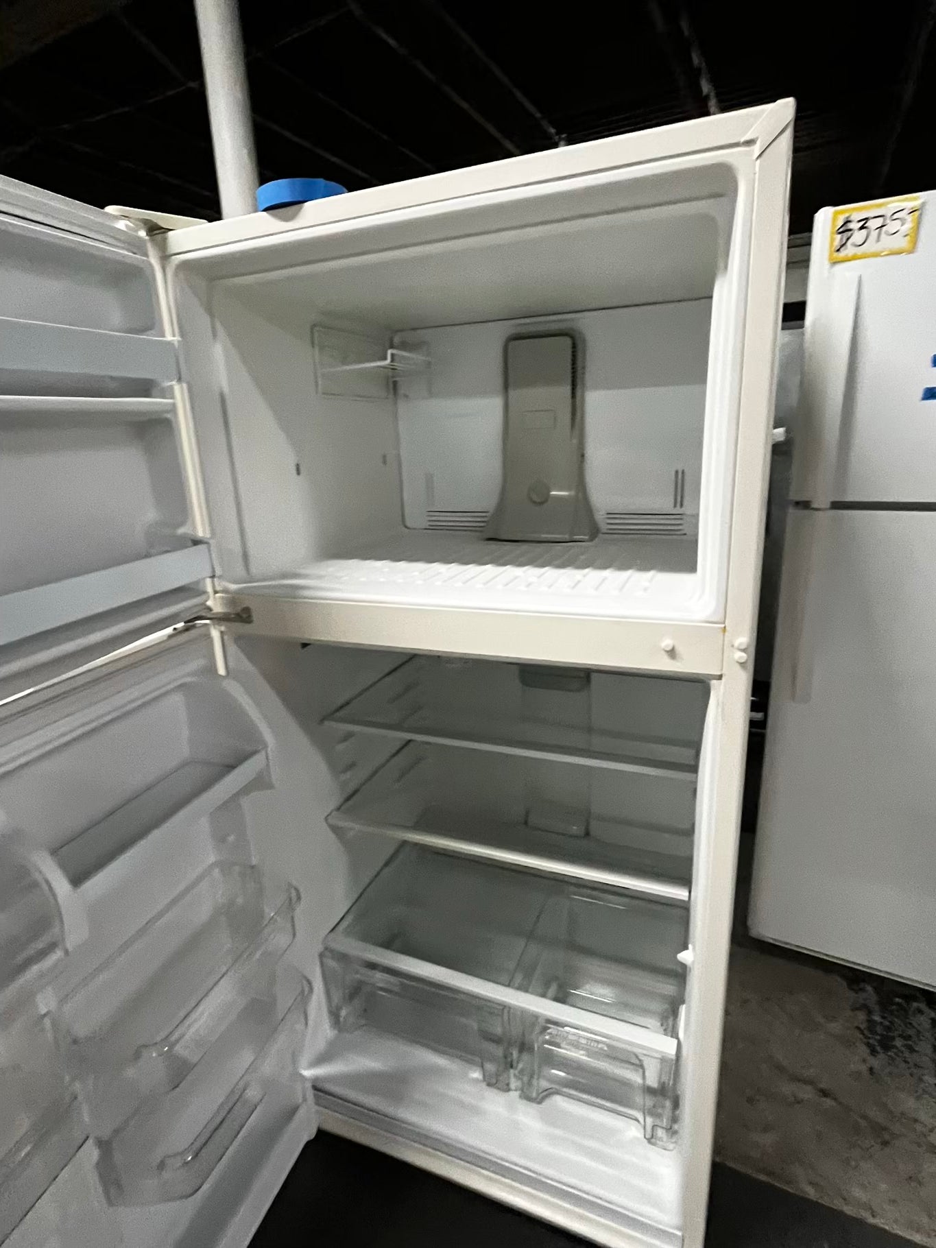 * 🎉 Black Friday ⚡️ Whirlpool top freezer refrigerator in off white no ice maker 28" #RF34774TB