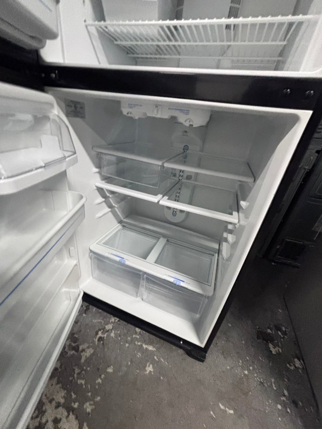 >*GE 33”x 66h Top freezer fridge, stainless steel with ice maker inside used-refurbished #RRFG641B
