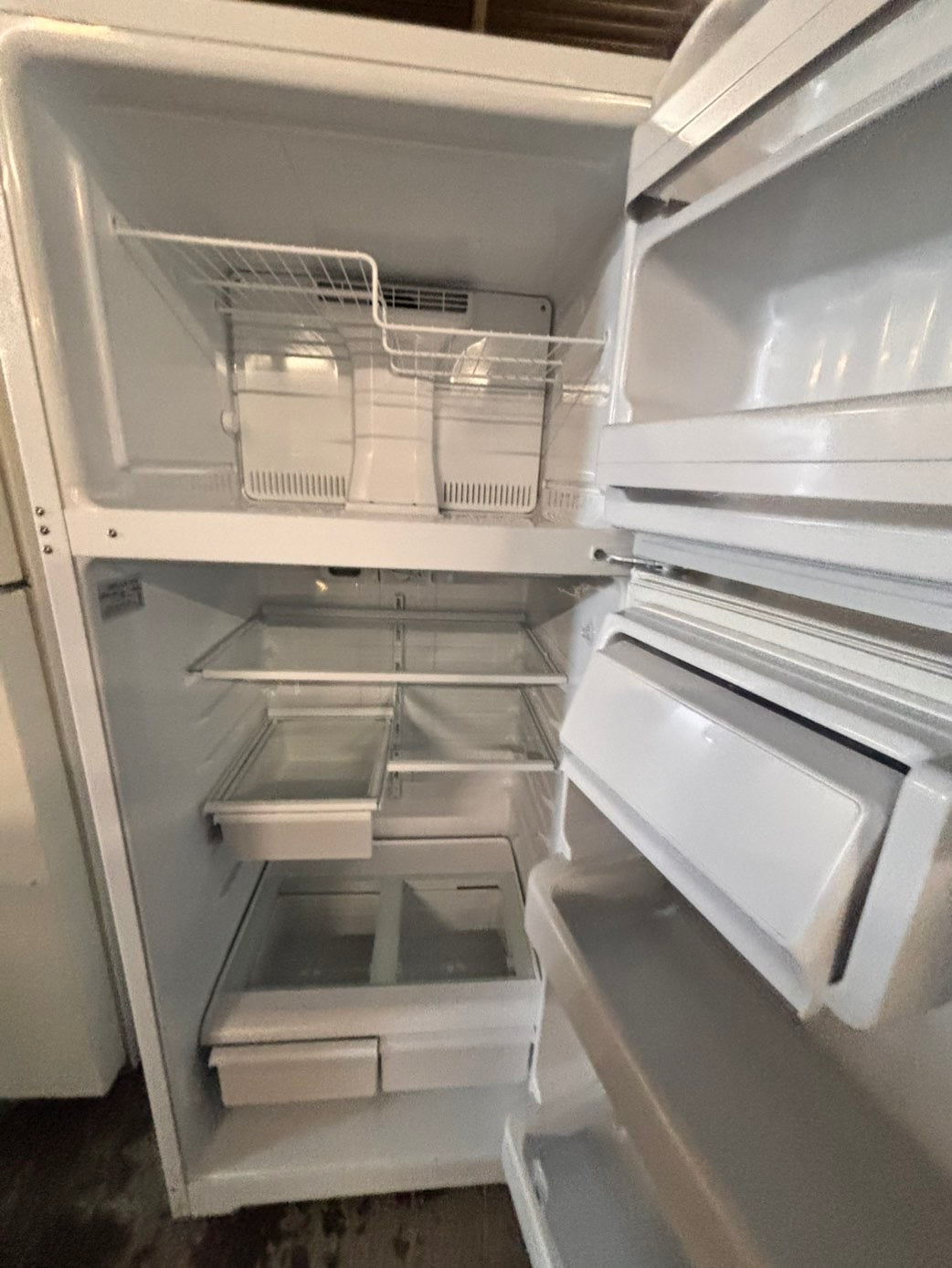 >28”Ge top freezer fridge white used-refurbished #ZZFL81B