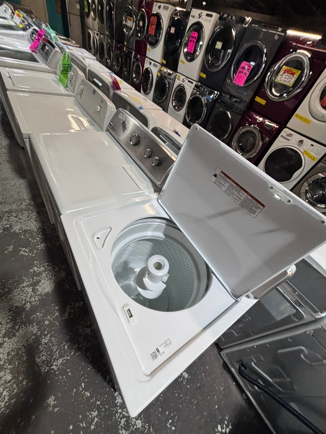 >*Maytag top load washing machine with agitator  & GAS dryer set 27” in #WD975BB used-Refurbished