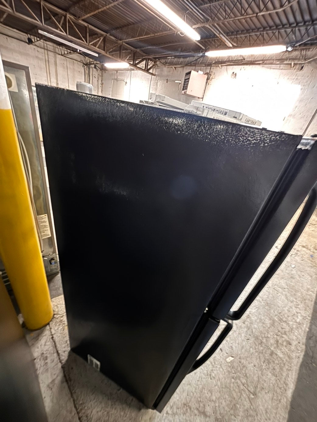 >whirlpool 33” Top freezer fridge  with ice maker inside , black used-refurbished #RFZC2B