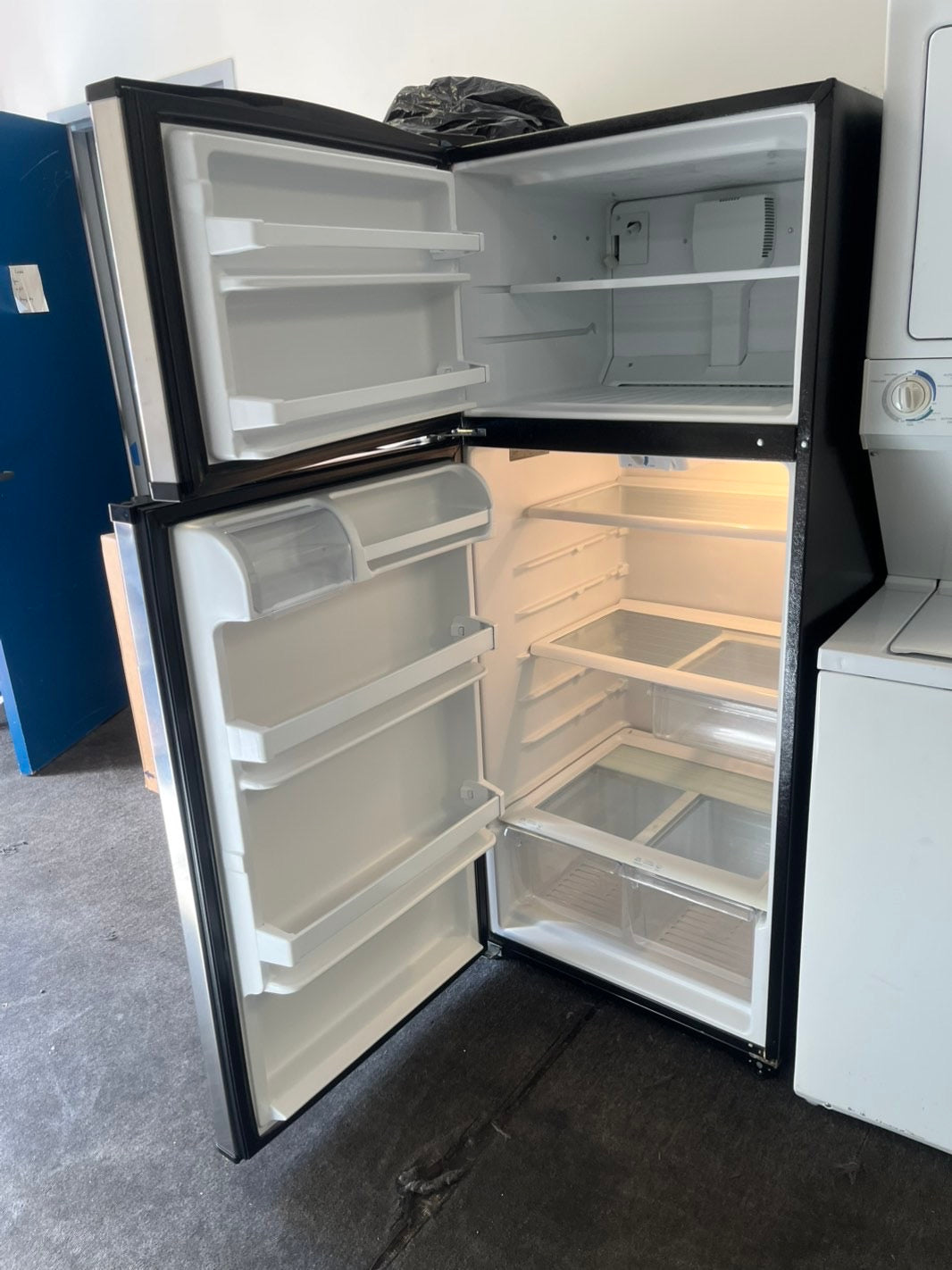 - Whirlpool top freezer refrigerator stainless steel 28" #RF79ML