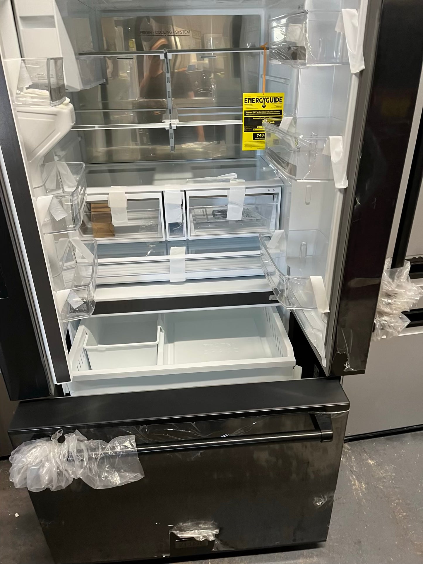 OPEN BOX 📦 | SCRATCH & DENT - ZLINE 36 in. 28.9 cu. ft. Standard-Depth French Door External Water Dispenser Refrigerator with Dual Ice Maker in Fingerprint-Resistant Black Stainless Steel #RF842FB