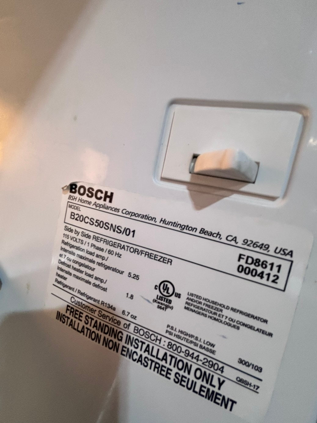 >*36”Bosch counter depth side by side doors  fridge stainless steel color  (ice maker  doesn’t work) only water 💦 dispenser works !doesn’t affect on the others functions. 36” #BS41VWB