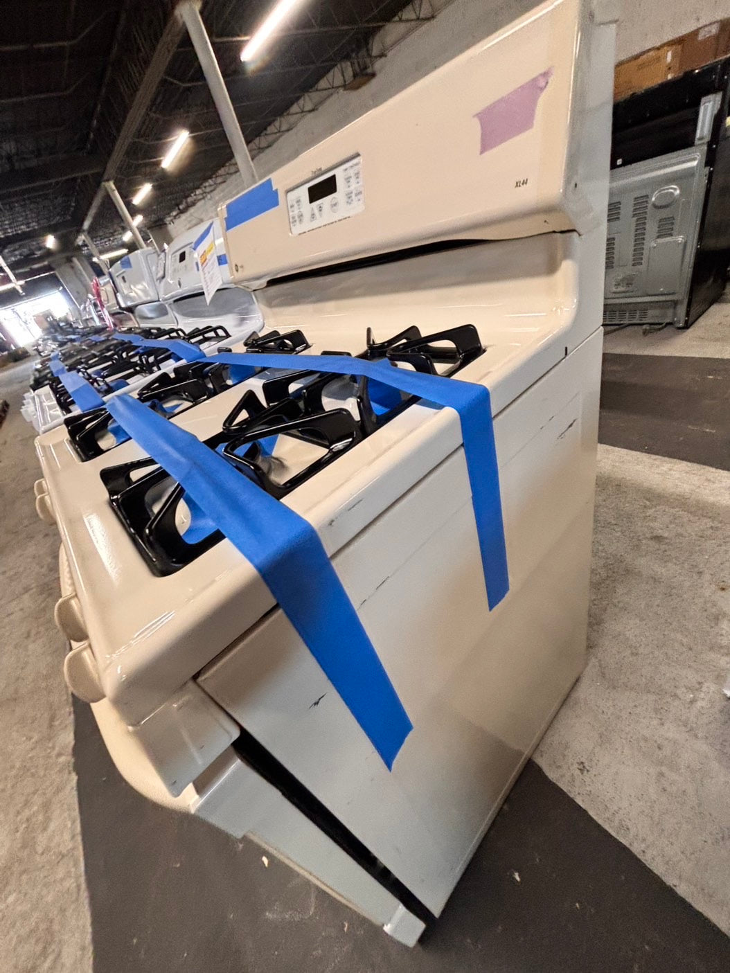 >special sale🔥GE Gas range 4 burner bake broil Hi/Lo self clean in off white used-Refurbished 30” #GEY94ZB