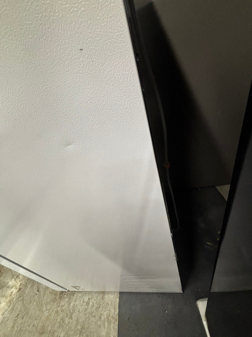 >new scratch and dent -Open box 📦.  This 28 inch freestanding top freezer refrigerator has a generous 18 cu. ft. of space, perfect for storing groceries. The Multi-Air Flow system maintains ideal humidity and temperature levels, keeping your food #RFG18B