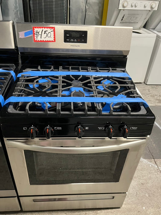 = Frigidaire Gas stove  5 Burner stainless steel broil & bake 30” refurbished #GRFEA23B