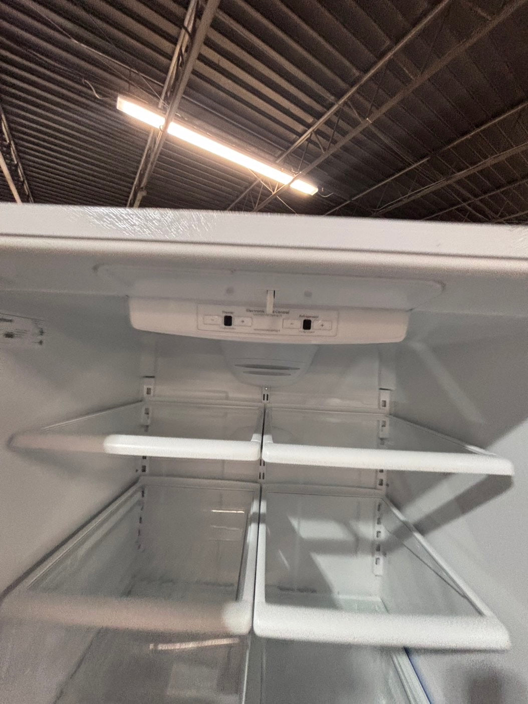 >>whirlpool 33” bottom freezer refrigerator no ice maker white color 33" used-refurbished #RFW9D5B
