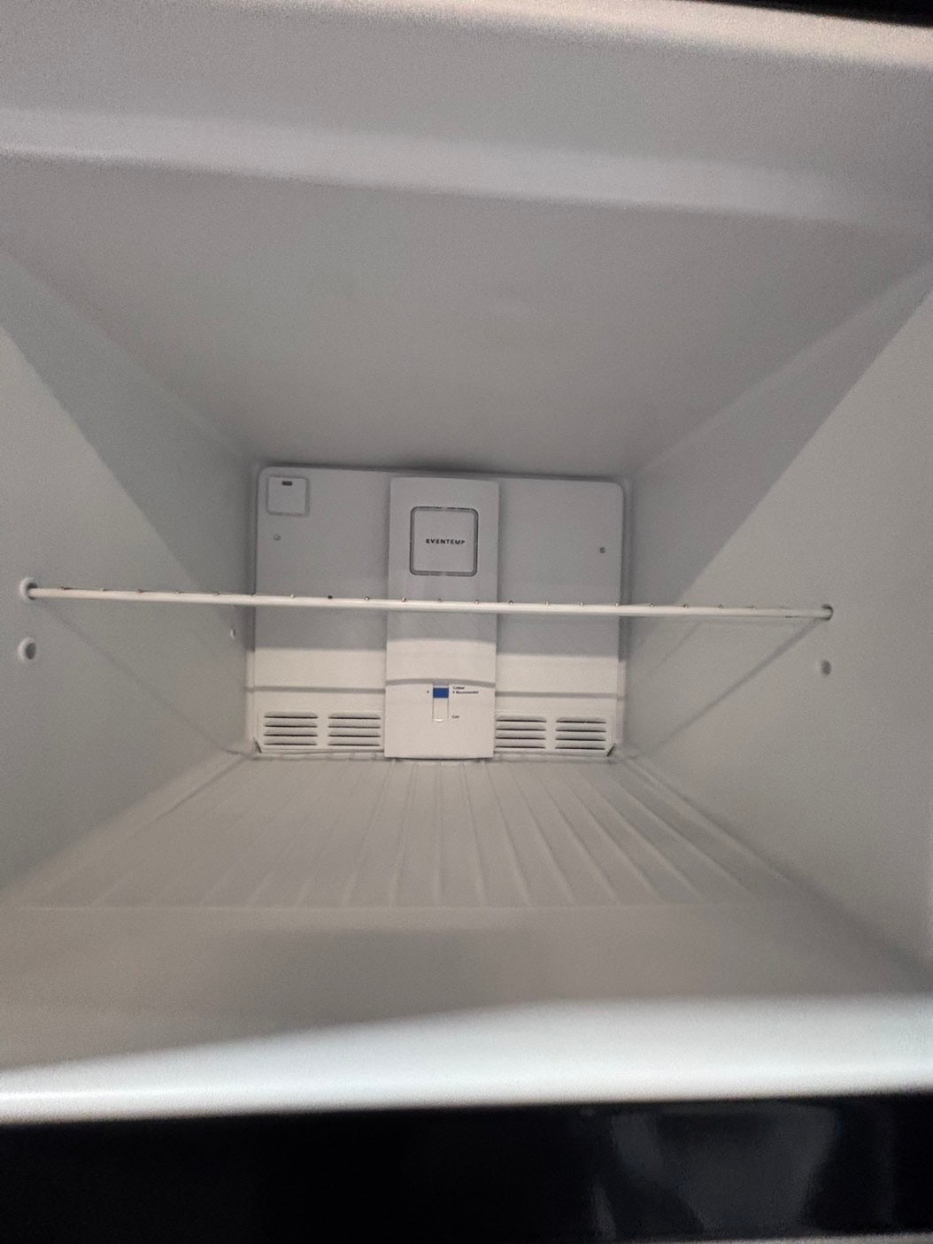 >>Frigidaire 21cu.ft -top freezer refrigerator stainless steel -used refurbished 30” #RFP16B