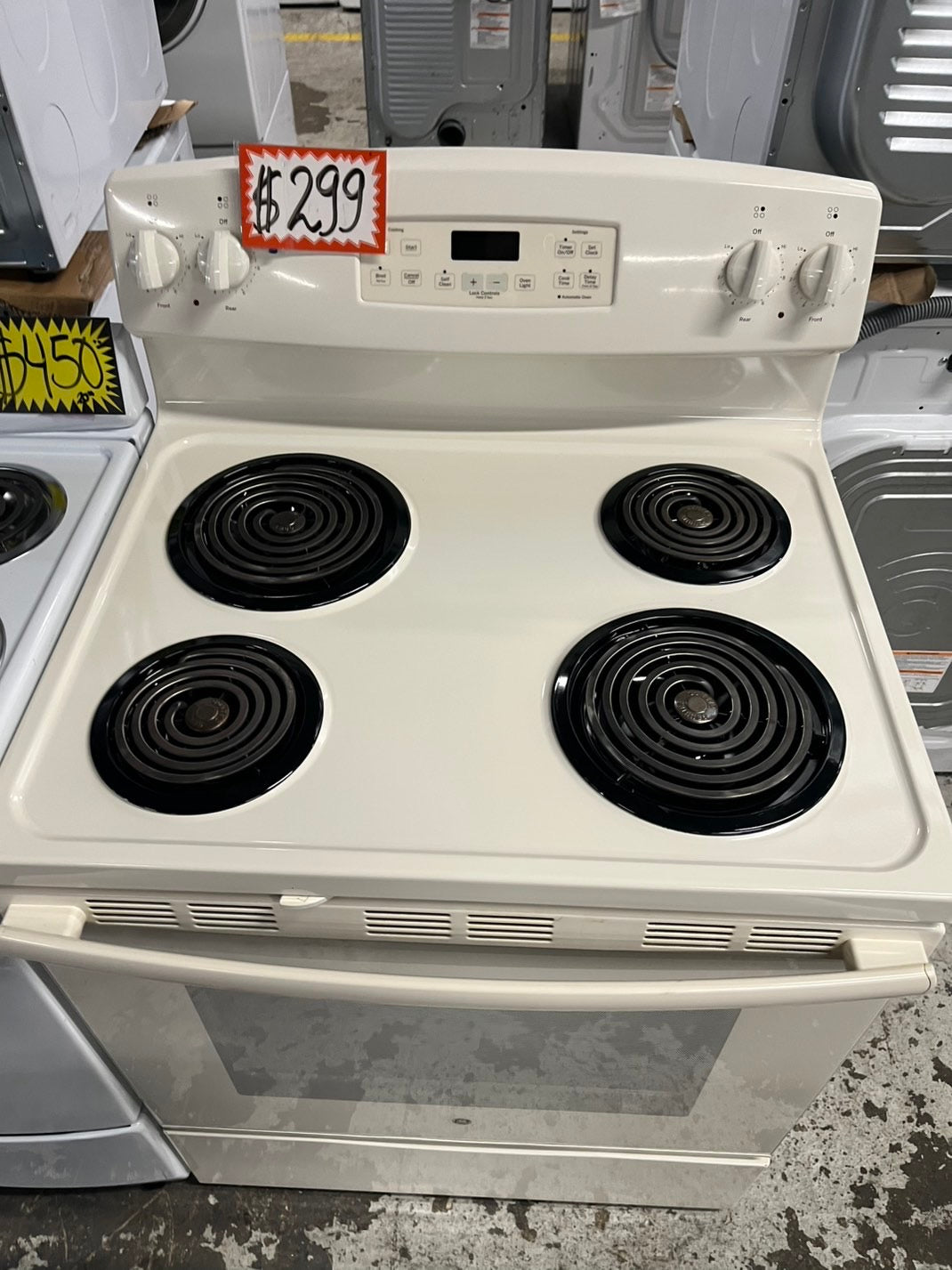 Sale‼️ Ge white off  electric coil top electric range coil 220v 4 burner Refurbished in bake Broil self clean 30" #ERRCL23B