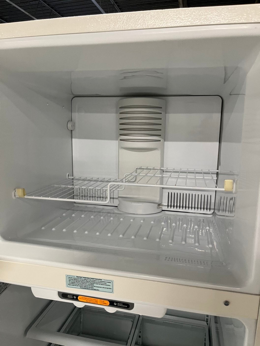 💫🥳 =Ge 30”  with iced maker top freezer refrigerator in  off white W/ice maker used refurbished 30’ #RFGEF34B