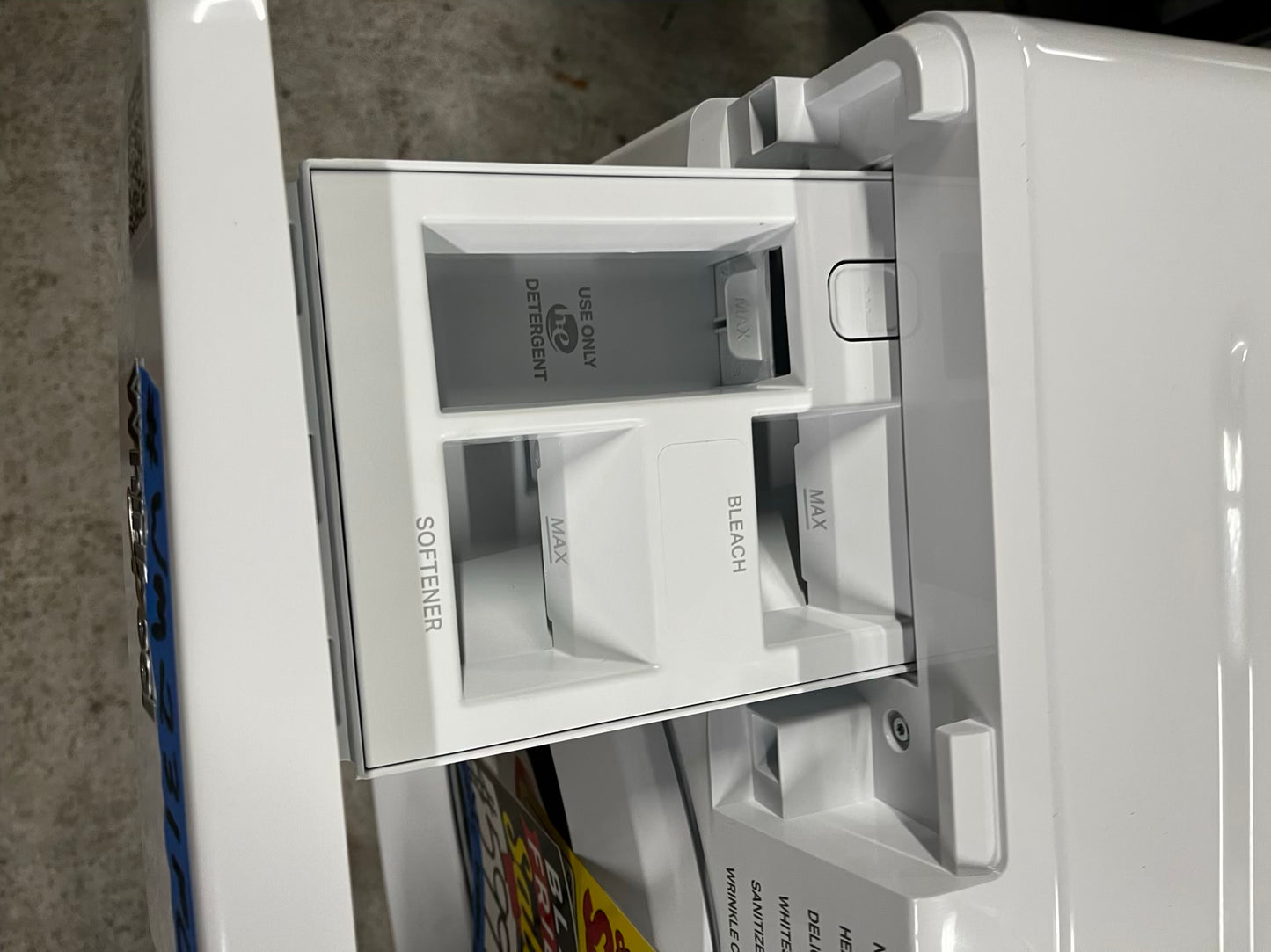 Open Box 📦 scratch & dent - Whirlpool
4.5 cu. ft. High Efficiency White Stackable Front Load Washing Machine with Load & Go XL Dispenser #WM231PL