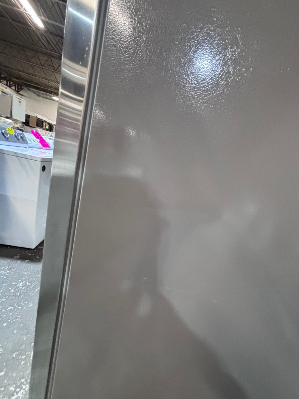 >*36”Bosch counter depth side by side doors  fridge stainless steel color  (ice maker  doesn’t work) only water 💦 dispenser works !doesn’t affect on the others functions. 36” #BS41VWB