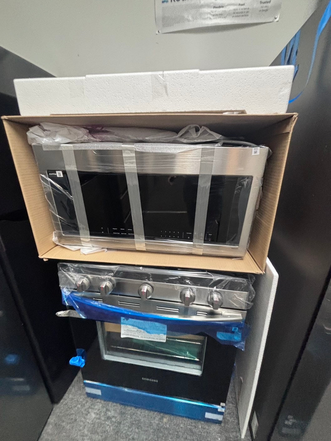 >🥳📣special combo 3pc. Open box 📦 New S/d samsung 36” side by side Door fridge, gas stove 30” in & Microwave oven the range stainless steel all same brand        #RFM3SDL
