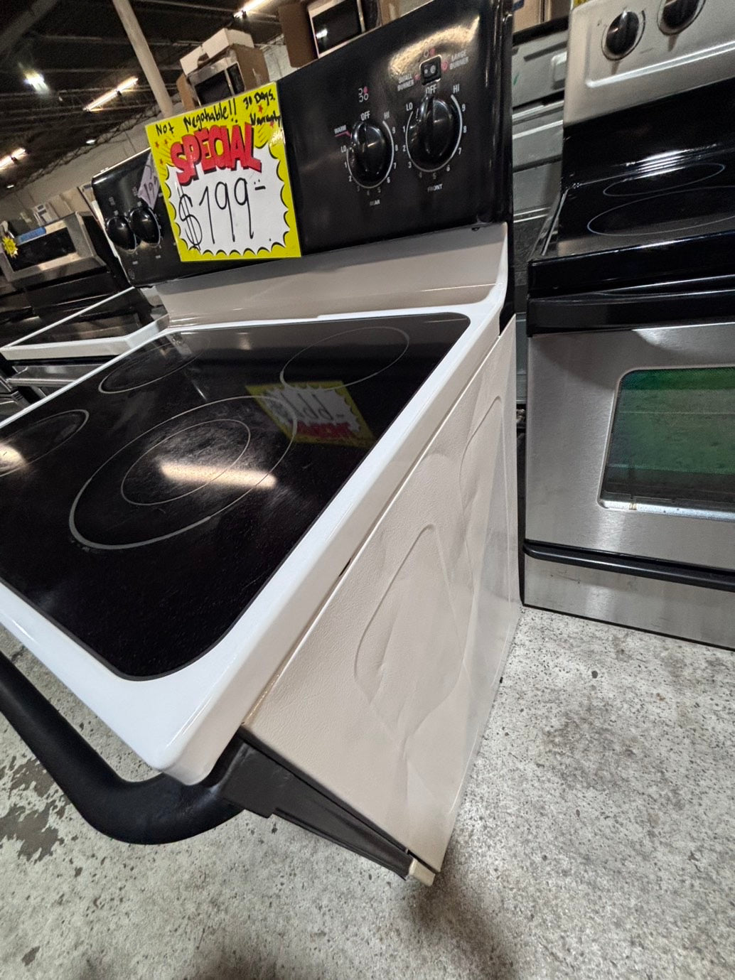 >*special 🔥 GE electric 220v glass top range bake Broil roast self clean black & white  30" used-Refurbished #ESG131B