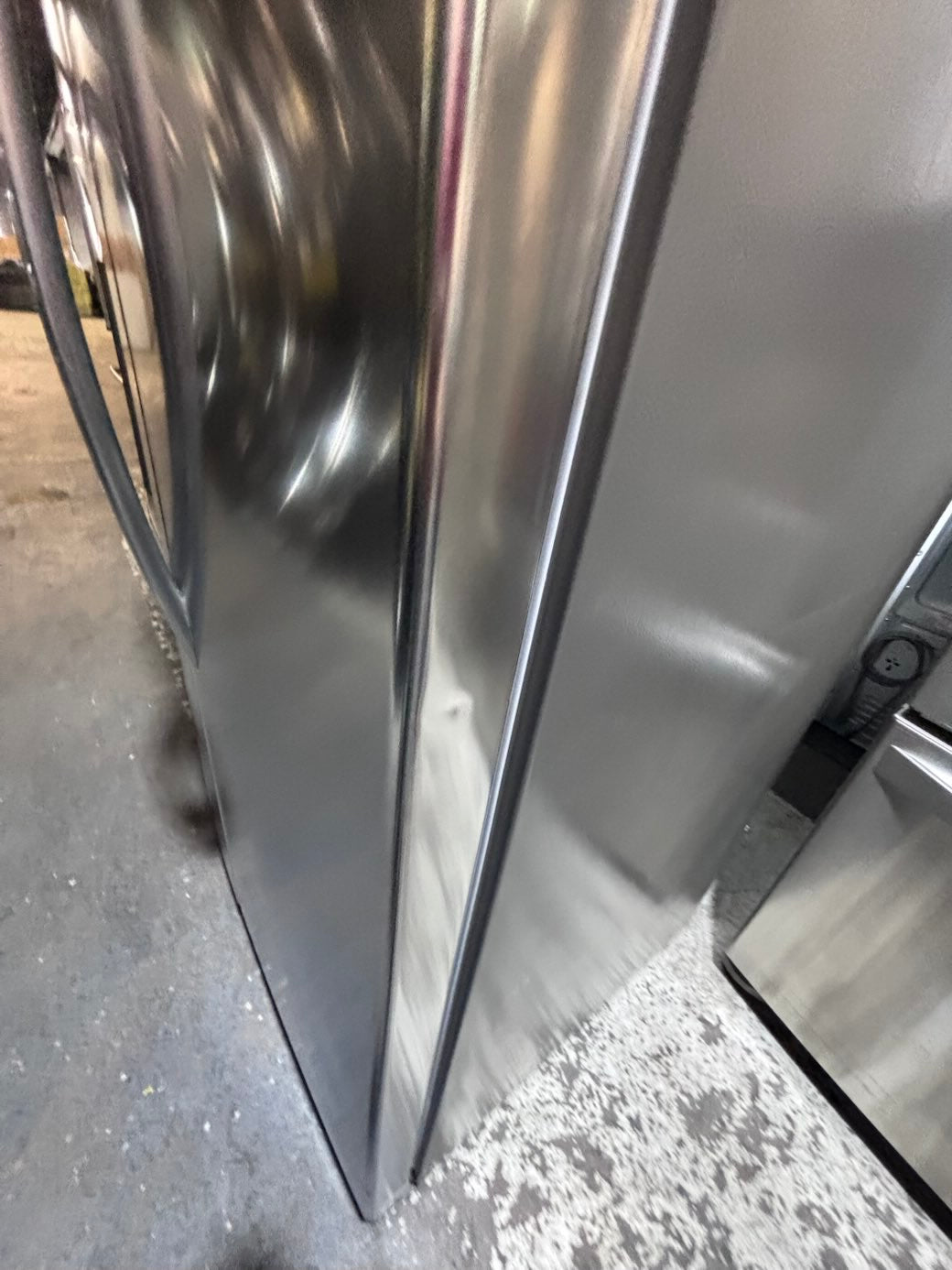 }SALE🔥🔥LG 33”x 66.1/2 h x 29”depth side by side Refrigerator and freezer with ice & water #LG33Z73B